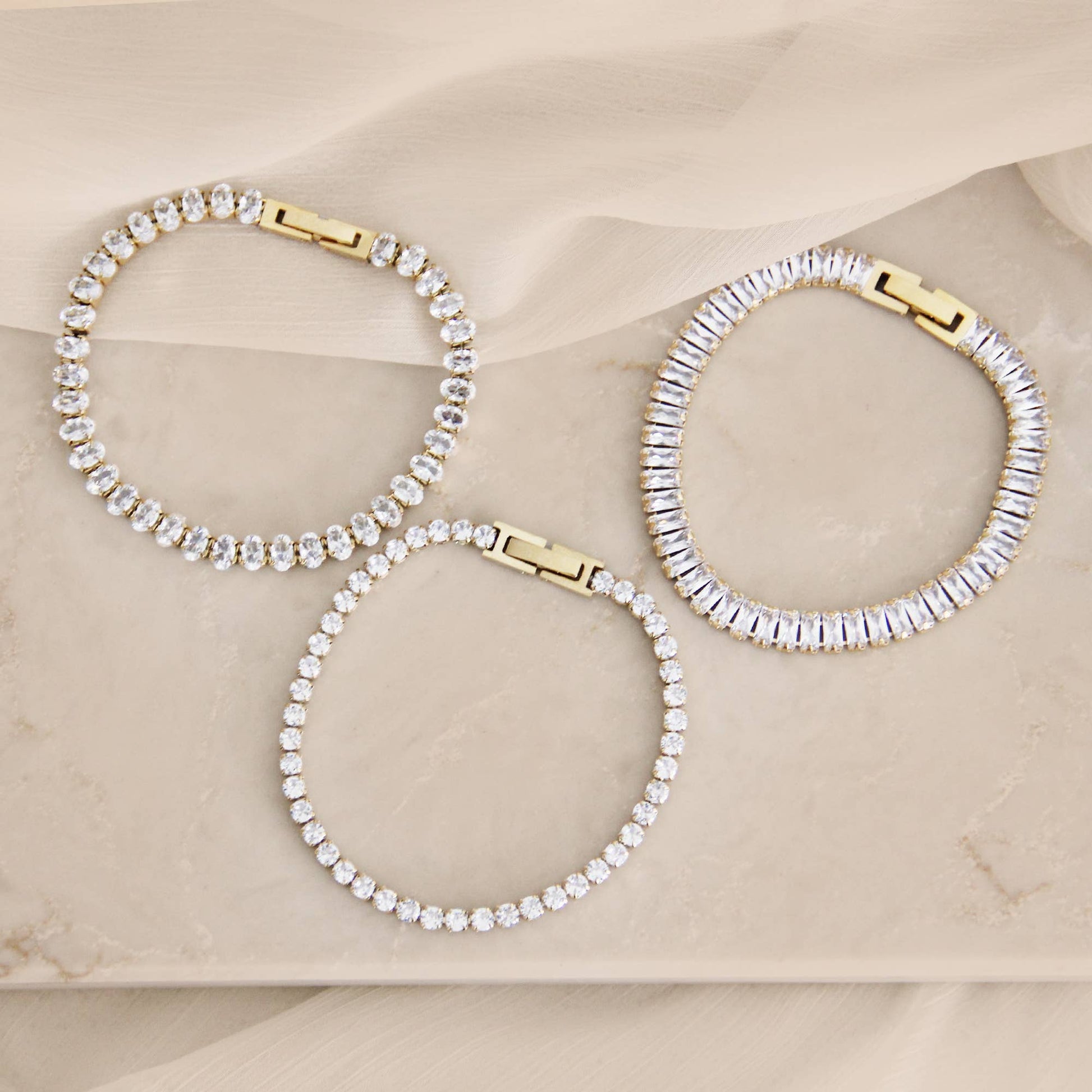 Tennis Bracelet: Gold / Oval
