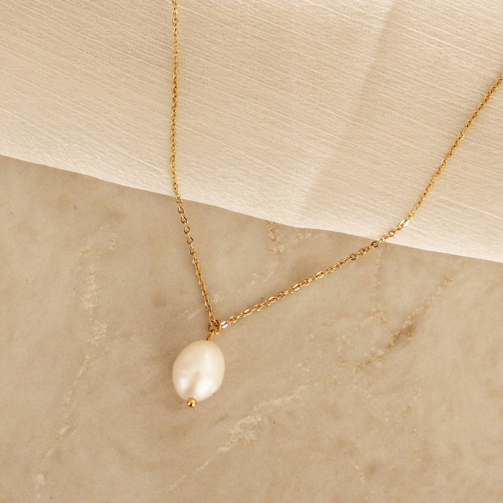 Pearl Pendant Necklace: SILVER