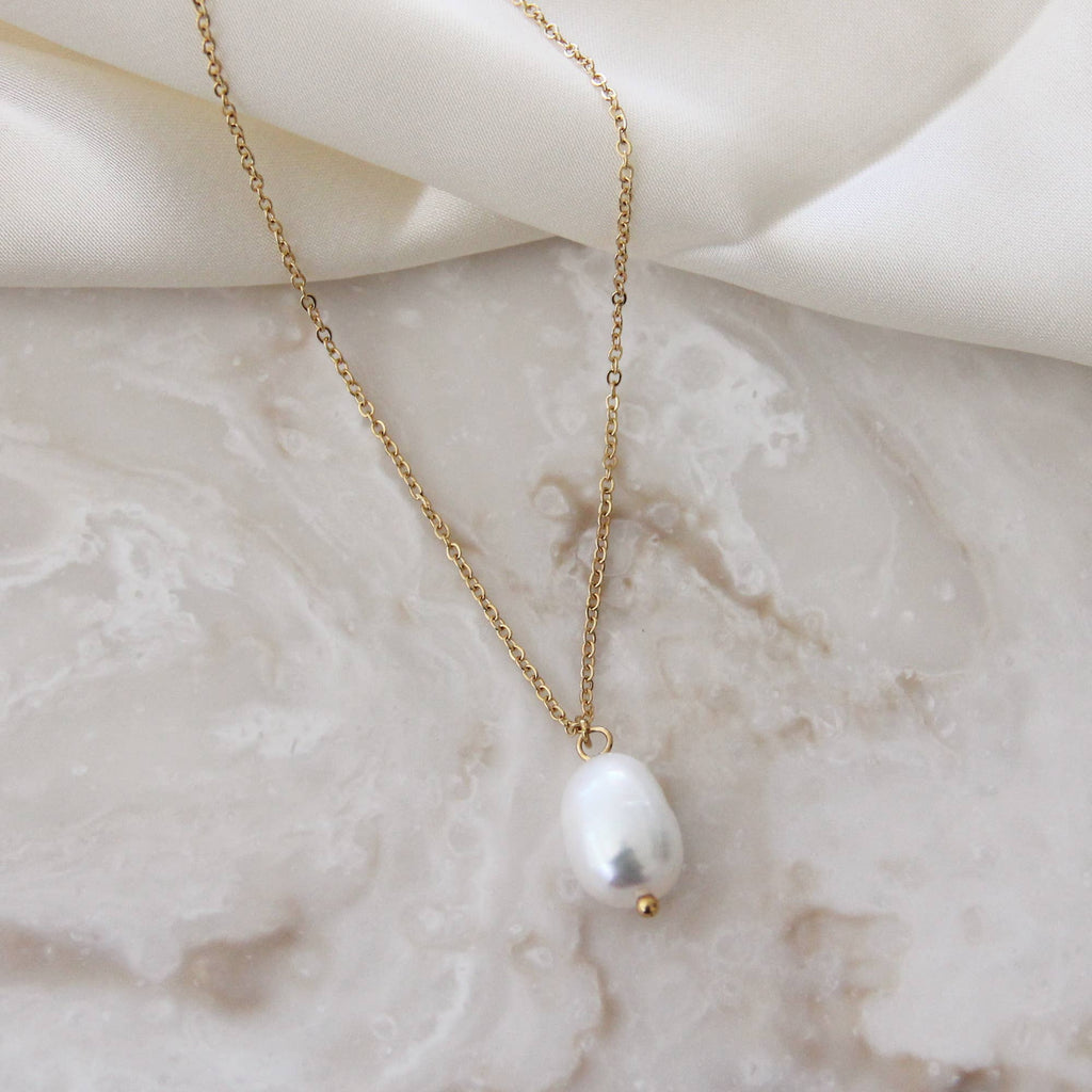 Pearl Pendant Necklace: SILVER