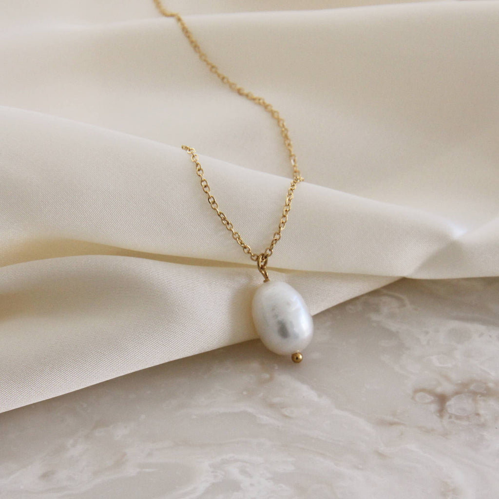 Pearl Pendant Necklace: SILVER