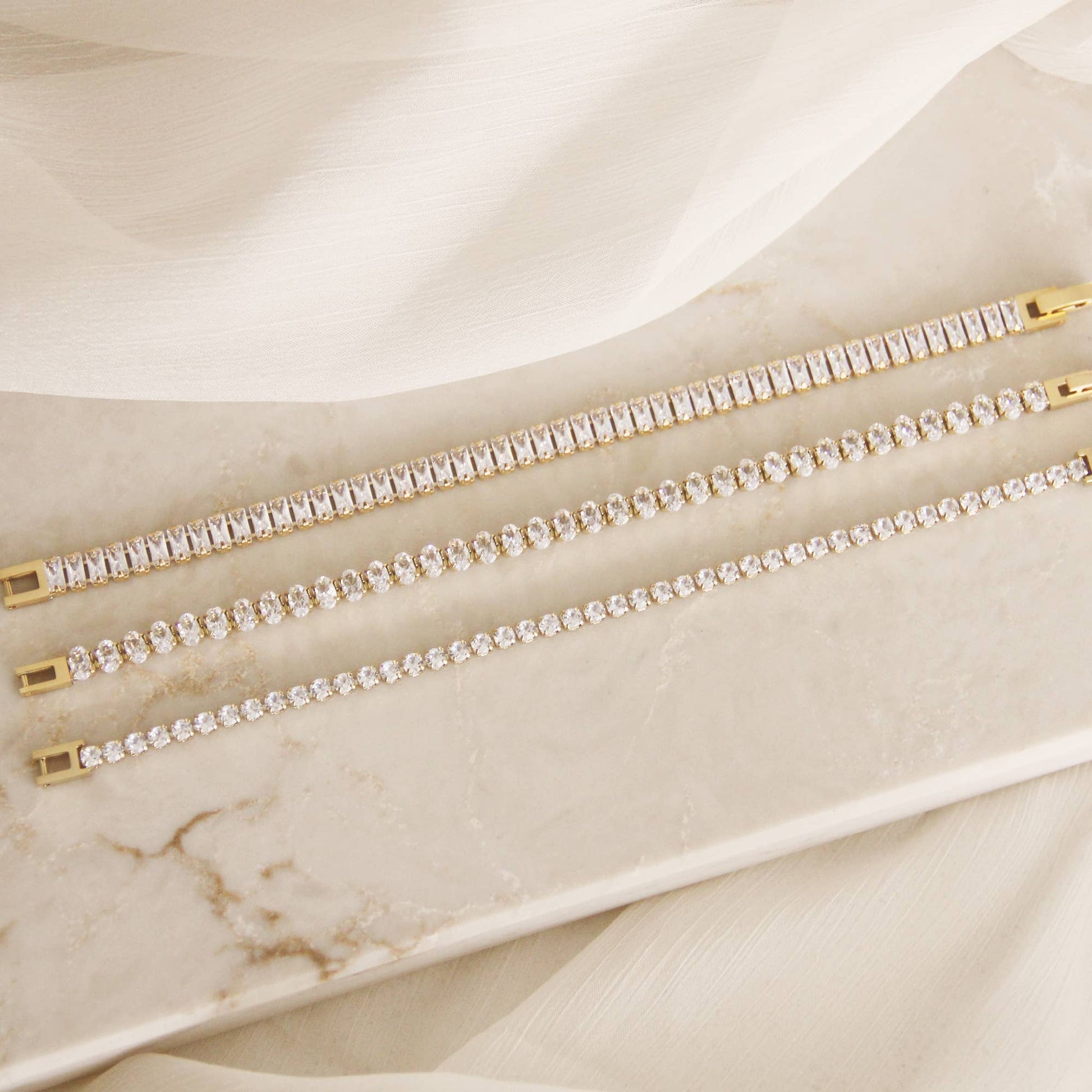 Tennis Bracelet: Gold / Oval